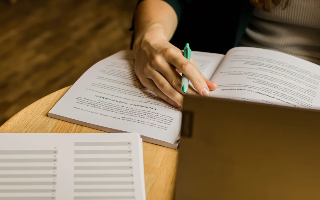 Nederlands leren met het boek van B-Taal